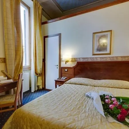 Hotel Arizona 3*