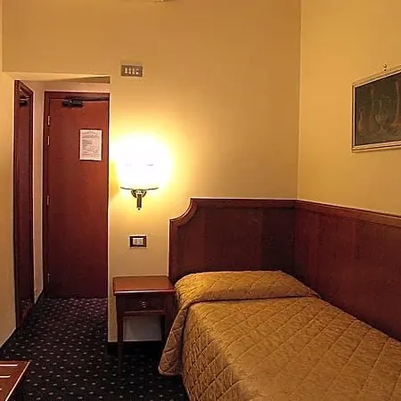 Hotel Arizona 3*